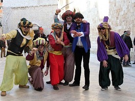 Dubrovnikom paradirali Sulejman Veličanstveni, Psy i mornari