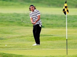 Carlos Tevez opuštao se uz golf