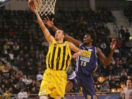 Pašalić briljira i zasad predvodi Aris na putu za doigravanje