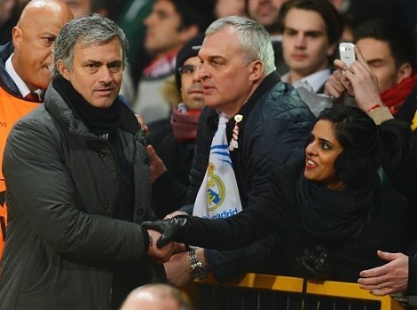 Jose Mourinho s navijačima (Foto: AFP)