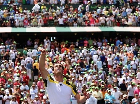 Andy Murray slavi pobjedu (Foto: AFP)