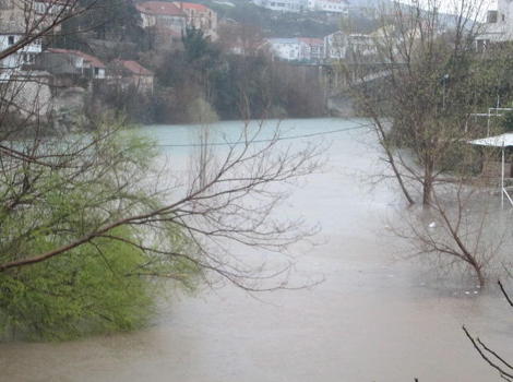 Neretva u Mostaru (Foto: Arhiv/Anadolija)