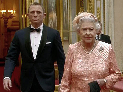 Daniel Craig i kraljica Elizabeta