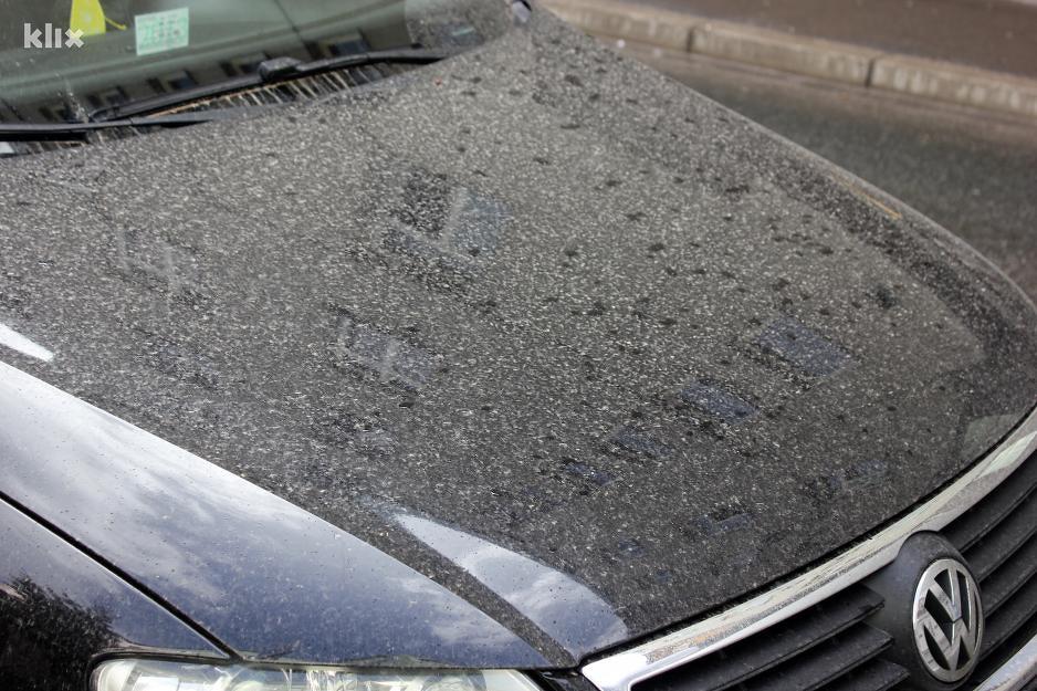Prljava kiša padala u Sarajevu (Foto: Davorin Sekulić/Klix.ba)