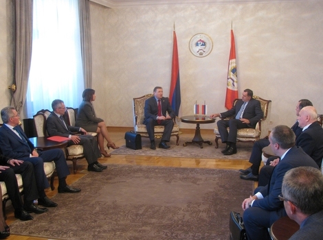 Dodik na sastanku sa predstavnicima Zarubežnjefta (Foto: SRNA)