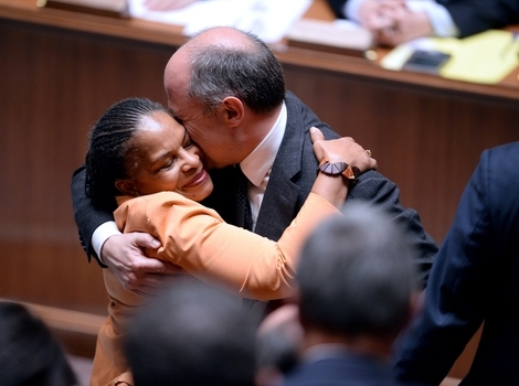 Čestitanja u parlamentu (Foto: AFP)