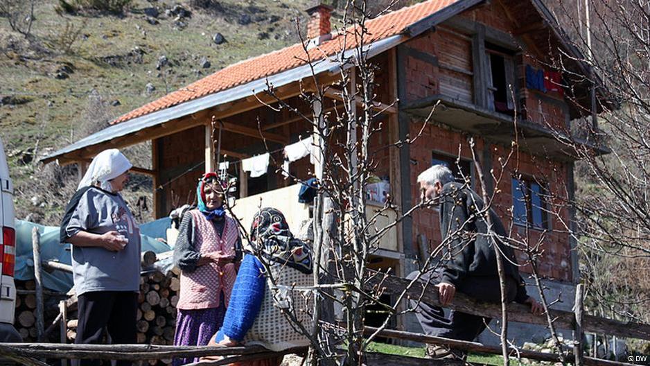 Stanovnici kojima je Suljo uzdanica (Foto: Deutsche Welle)
