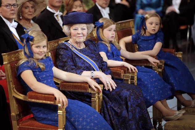 Kraljica Beatrix sa unukama (Foto: AFP)