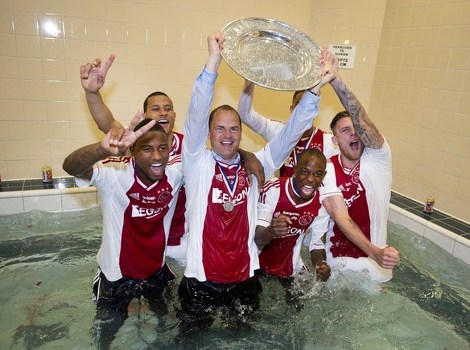 Slavlje nogometaša Ajaxa (Foto: AFP)