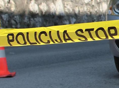 Tuzla: Jedna osoba poginula, dvije teško povrijeđene u sudaru teretnjaka i automobila