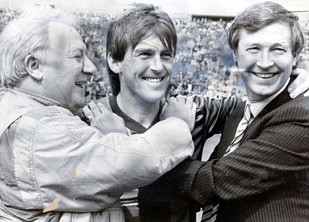 Tommy Docherty, Kenny Dalglish i Alex Ferguson na stadionu Hampden Park 1986. godine