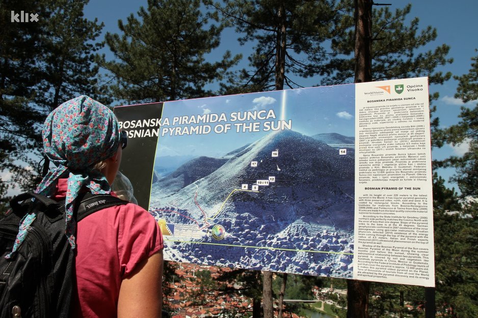 Bosanske piramide atrakcija za mnoge turiste (Foto: Feđa Krvavac/Klix.ba)