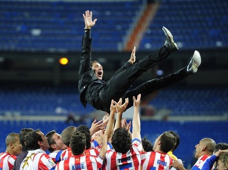 Simeone i igrači Atletica slave titulu Kupa kralja (Foto: AFP)