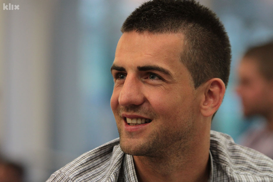 Ibišević: Sretan sam u Stuttgartu