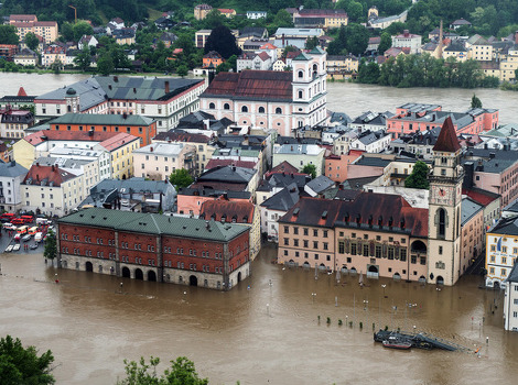 Poplavljen njemački grad Passau (Foto: AFP)
