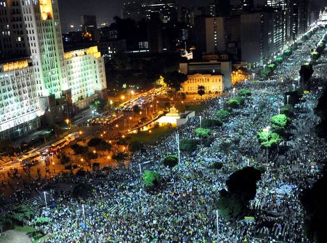 Sve više ljudi na ulicama Brazila (Foto: AFP)