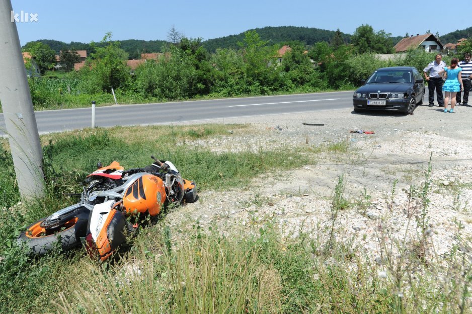 U nesreći je teško povrijeđena djevojka (Foto: Darko Zabuš/Klix.ba)