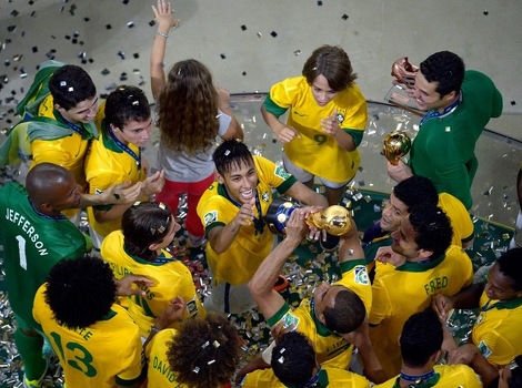 Slavlje reprezentacije Brazila (Foto: AFP)