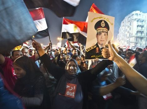 Destine hiljada ljudi je sinoć bilo na trgu Tahrir (Foto: AFP)