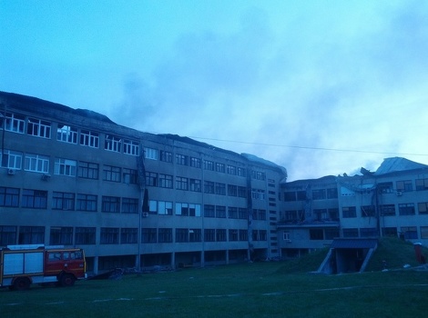 Potpuno izgorio krov Kantonalne bolnice u Bihaću