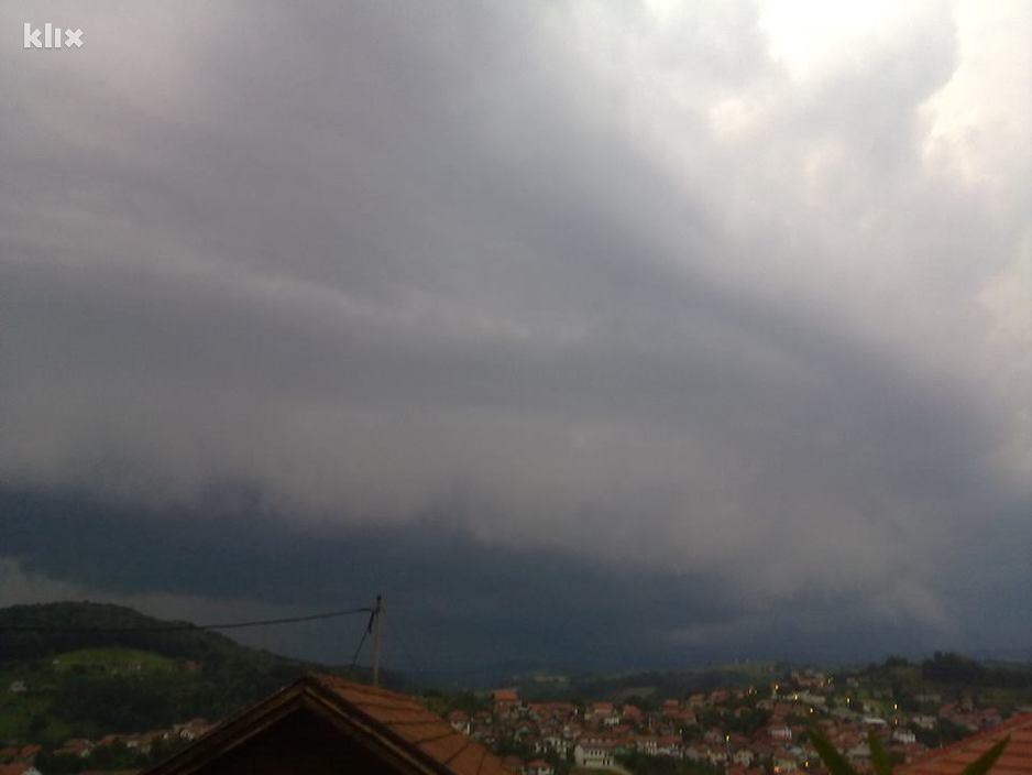Nebo iznad Gračanice (Foto: Čitatelj/Klix.ba)
