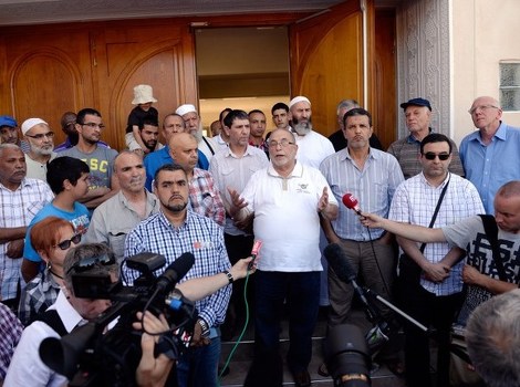 Kamel Kabtane pred okupljenim vjernicima (Foto: AFP)