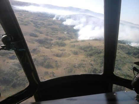 Pogled iz helikoptera na požarište u Petrovu