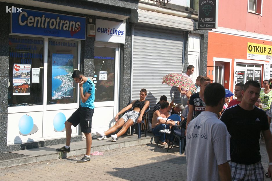 Redovi za karte već su formirani (Foto: Klix.ba)