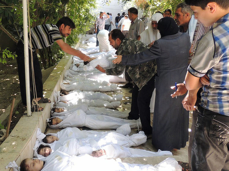 Tijela djece ubijene hemijskim oružjem (Foto: AFP)