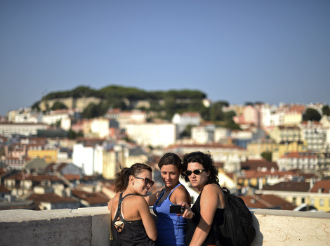 Turisti u Lisabonu (Foto: AFP)
