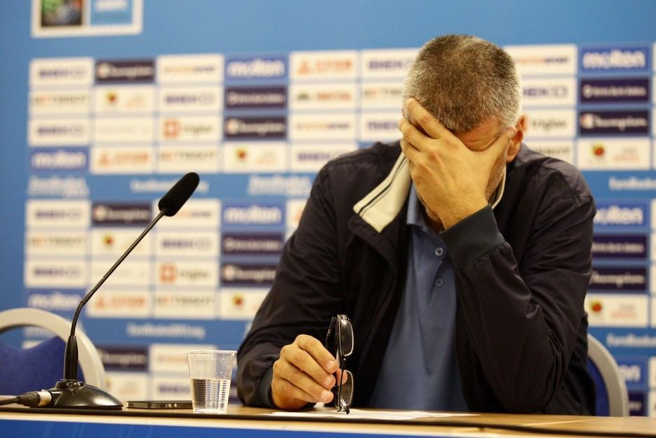 Tuga na licu selektora Ace Petrovića (Foto: Anadolija)