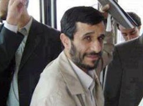 Ahmadinedžad u autobusu