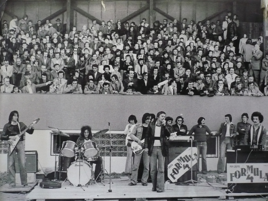Indexi kao gosti Formule 4 na stadionu Grbavica 1976. (Foto: Arhiv Ljubiše Racića)