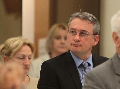 Bosić: Dodik vesla, a Čović kormilari