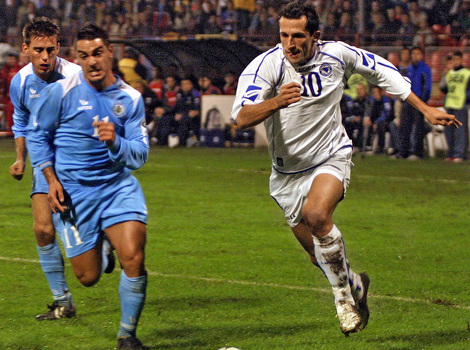 Hasan Salihamidžić u dresu reprezentacije BiH 2005. godine (Foto: Arhiv/AFP)