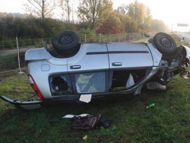 Automobil u kojem je bila glumica (Foto: PU Brodsko-posavska)