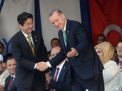 Shinzo Abe i Recep Tayip Erdogan (Foto: Anadolija)