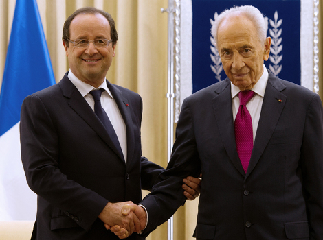 Francois Hollande i Shimon Peres (Foto: AFP)