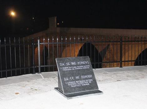 Aktivisti, nakon Foče, preuzeli spomen-ploču i iz Konjica
