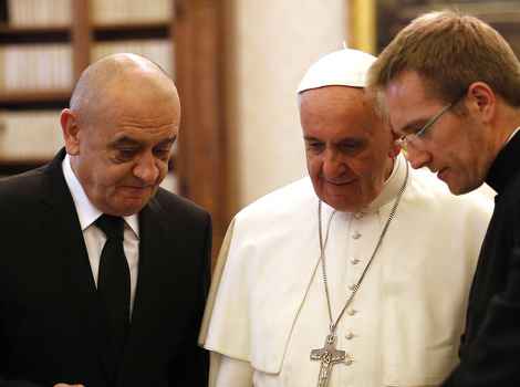 Bevanda s papom Franjom (Foto: AFP)