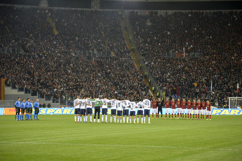 Ekipe prije početka utakmice (Foto: AFP)