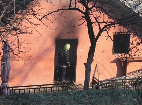 Kuća u kojoj je izbio požar (Foto: Klix.ba)