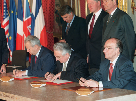 Potpisivanje Dejtonskog mirovnog sporazuma (Foto: Arhiv/AFP)