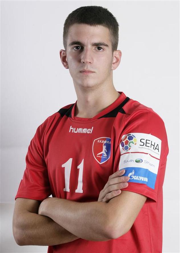 Neven Crnogaća, rukometaš Borca