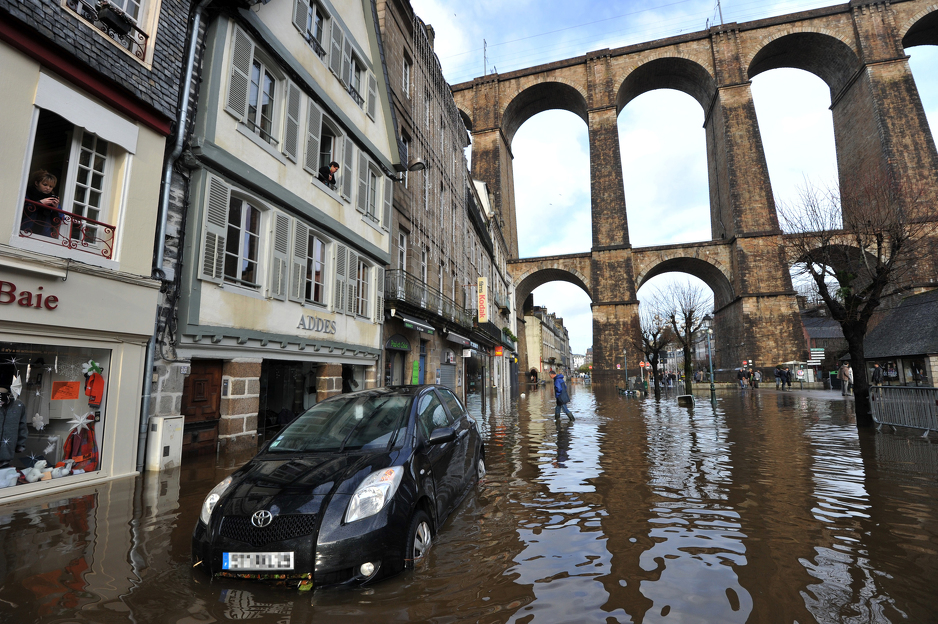 Nevrijeme u Francuskoj (Foto: AFP)