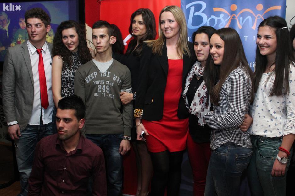 Senita sa stipendistima Bosane (Foto: Arhiv/Klix.ba)