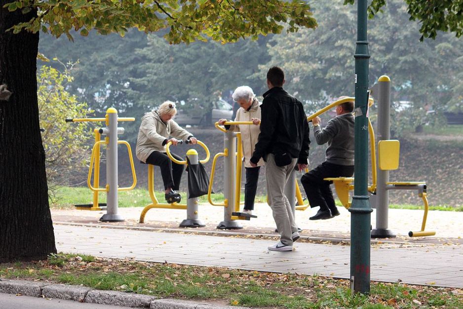 Sprave za vježbanje u Vilsonovom šetalištu u Sarajevu