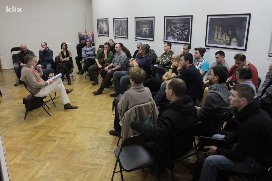 Fotografi i novinari s pažnjom slušaju predavanje na festivalu Fotografija godine 2013 (Foto: Feđa Krvavac/Klix.ba)
