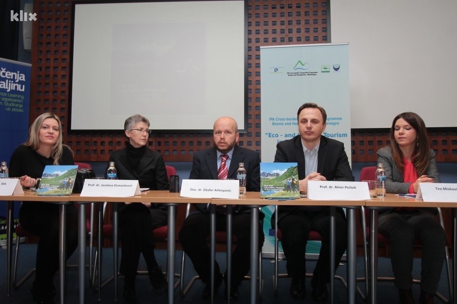 Maja Arslanagić, Jasmina Osmanković, Džafer Alibegović, Almir Peštek i Tea Mioković (Foto: Feđa Krvavac/Klix.ba)