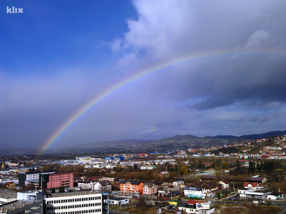 Duga iznad Sarajeva jutros (Foto: Čitatelj/Klix.ba)